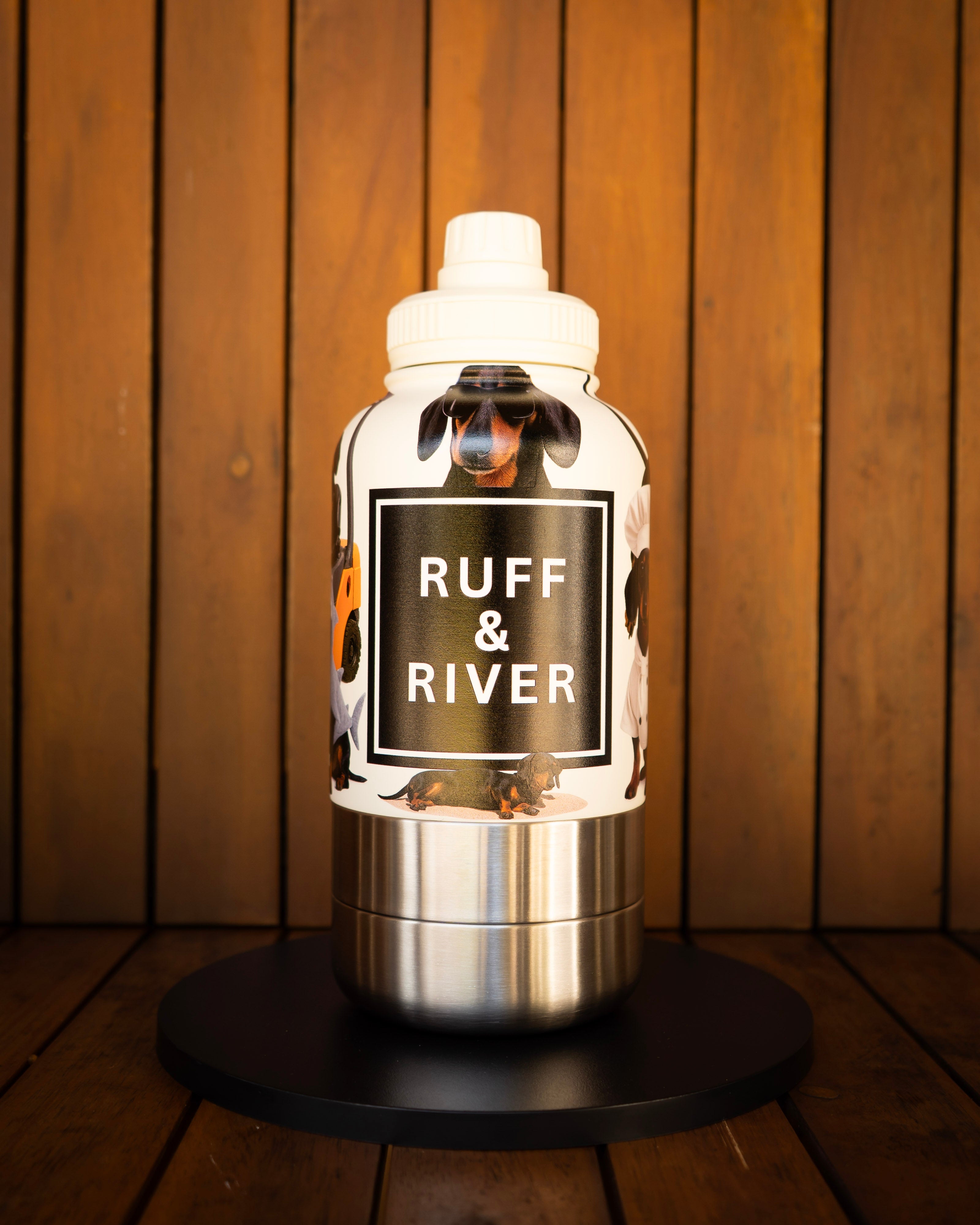 Sausage Dog Swagger™ – Dachshund 4-in-1 Hydration Bottle